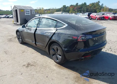 2018 Tesla Model 3 Long Range/Performance z USA, uszkodzony, nr VIN 5YJ3E1EB3JF099124